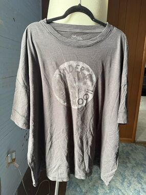 Oversized Gray 'Under a FullMoon' Graphic Tee - Women
